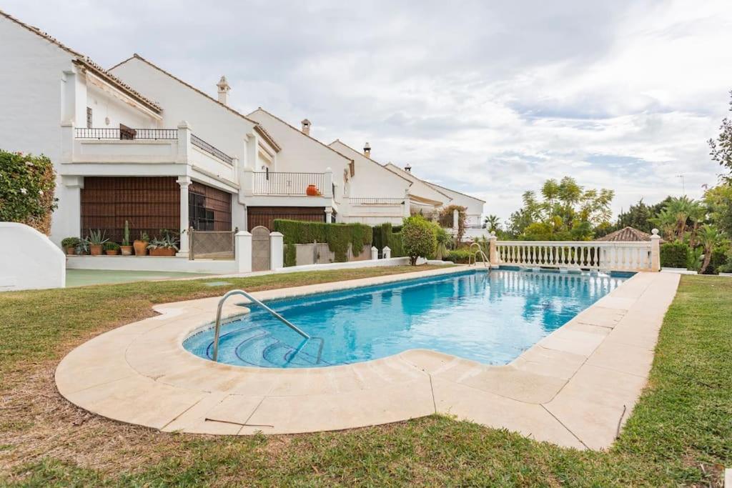 Stylish Spanish 3 Bd Townhouse On The Golden Mile Марбеля Екстериор снимка