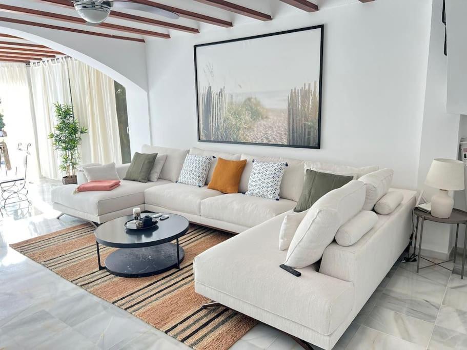 Stylish Spanish 3 Bd Townhouse On The Golden Mile Марбеля Екстериор снимка
