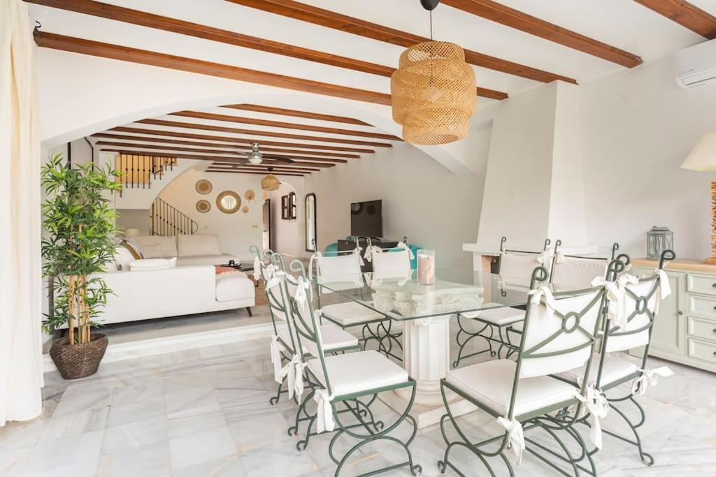 Stylish Spanish 3 Bd Townhouse On The Golden Mile Марбеля Екстериор снимка