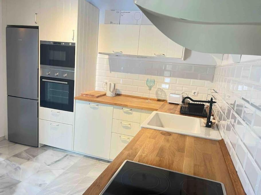 Stylish Spanish 3 Bd Townhouse On The Golden Mile Марбеля Екстериор снимка