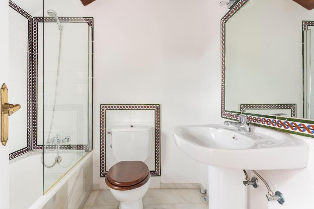 Stylish Spanish 3 Bd Townhouse On The Golden Mile Марбеля Екстериор снимка