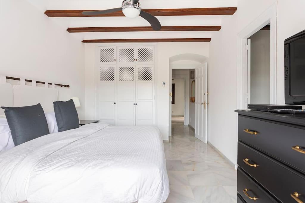 Stylish Spanish 3 Bd Townhouse On The Golden Mile Марбеля Екстериор снимка