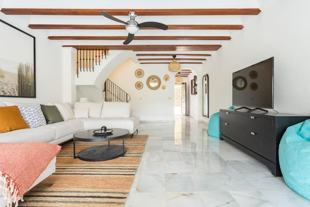 Stylish Spanish 3 Bd Townhouse On The Golden Mile Марбеля Екстериор снимка